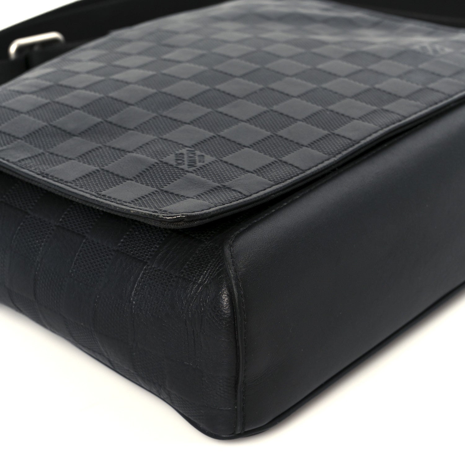 Damier Infini District PM Onyx