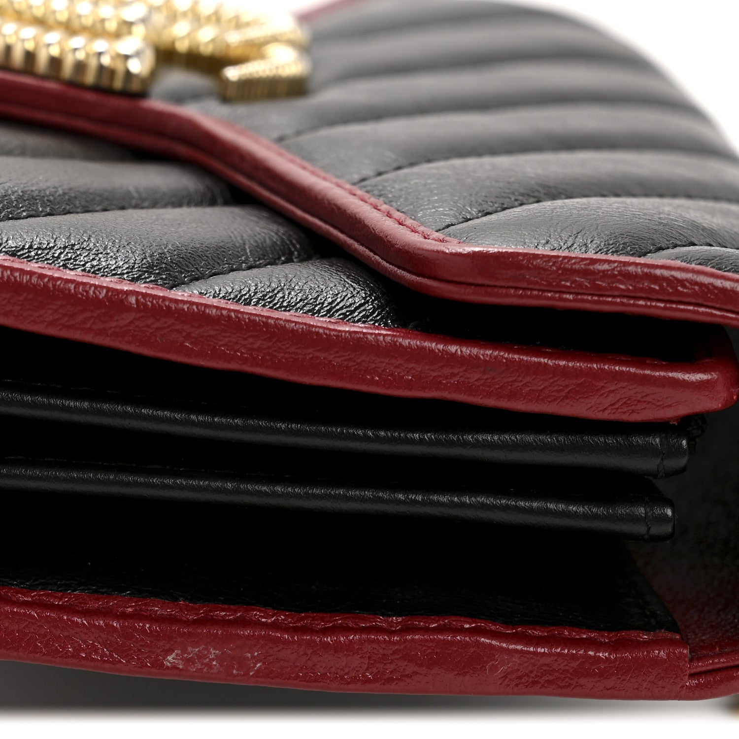 Vintage Effect Calfskin Matelasse Diagonal Torchon GG Marmont Chain Wallet Black Romantic Cherry