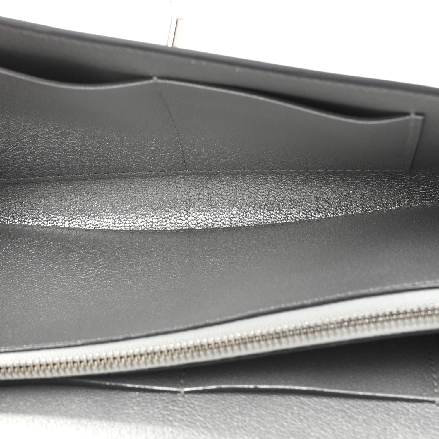Metallic Chevre Chamkilight Kelly Wallet To Go Argent