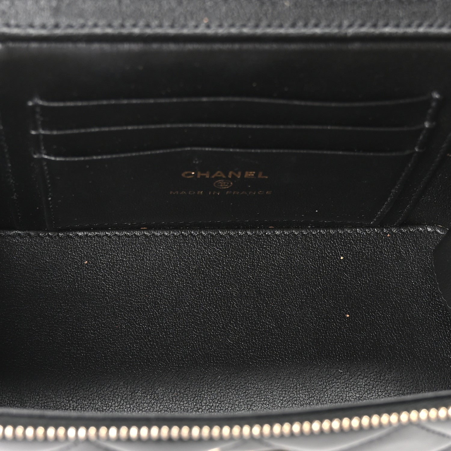 Lambskin Quilted Small Top Handle Vanity Case With Chain Black