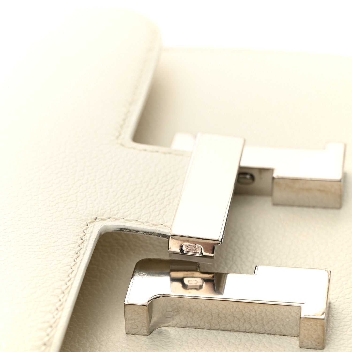 Evercolor Constance 18 White