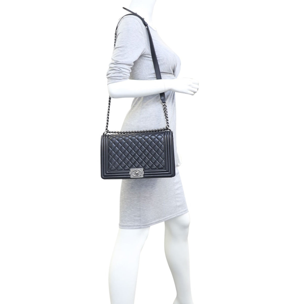 Chanel Boy New Medium | 23 Series