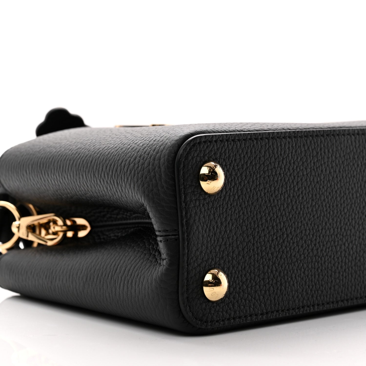 LV X TM Taurillon Superflat Capucines BB Black