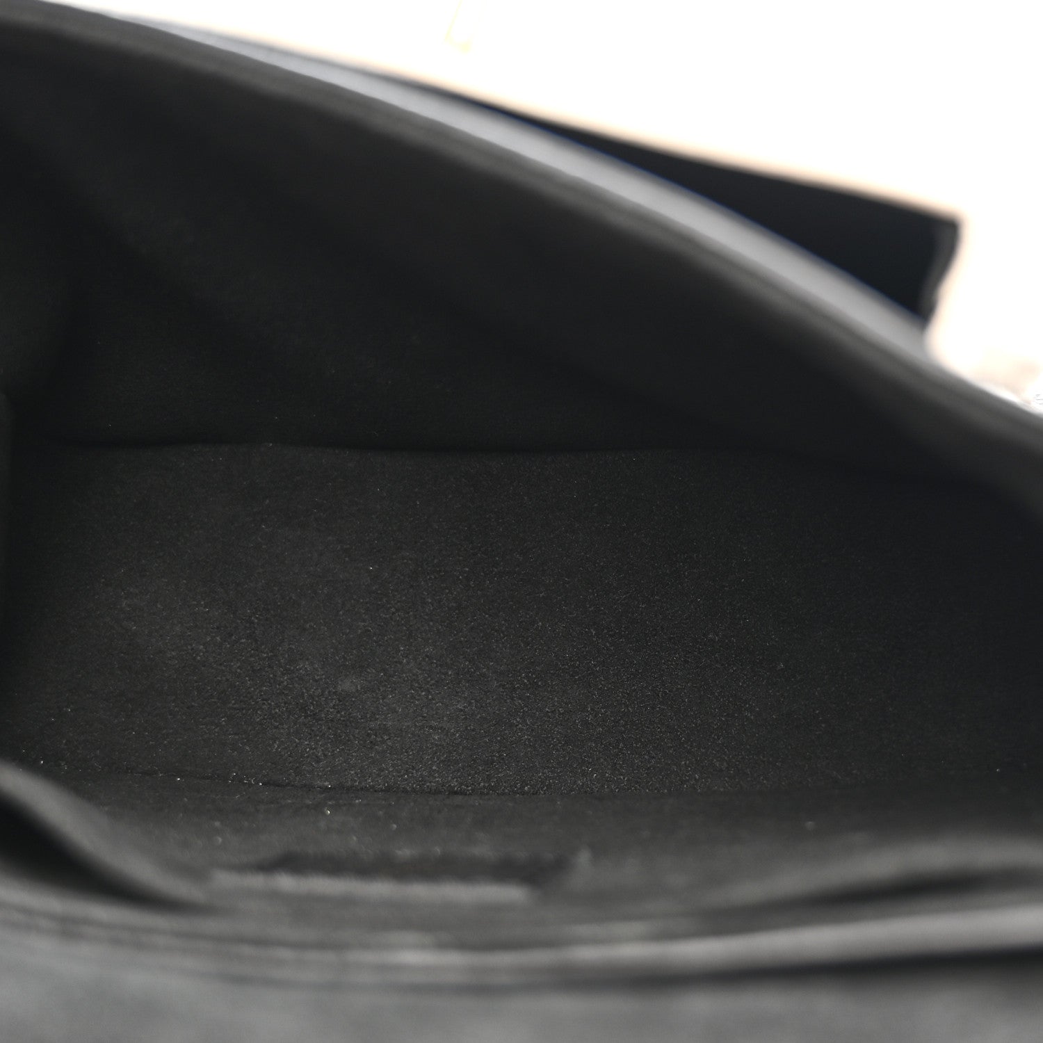 Grained Calfskin Lockme Tender Black