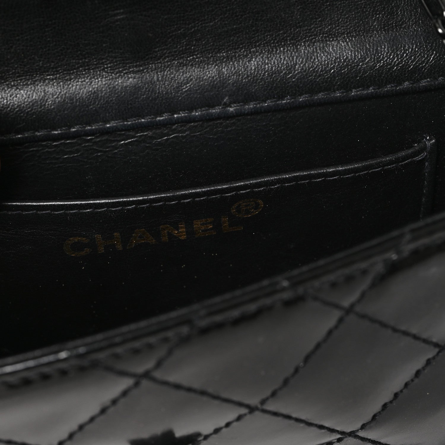 Patent Calfskin Quilted Reissue Mini Wallet On Chain So Black