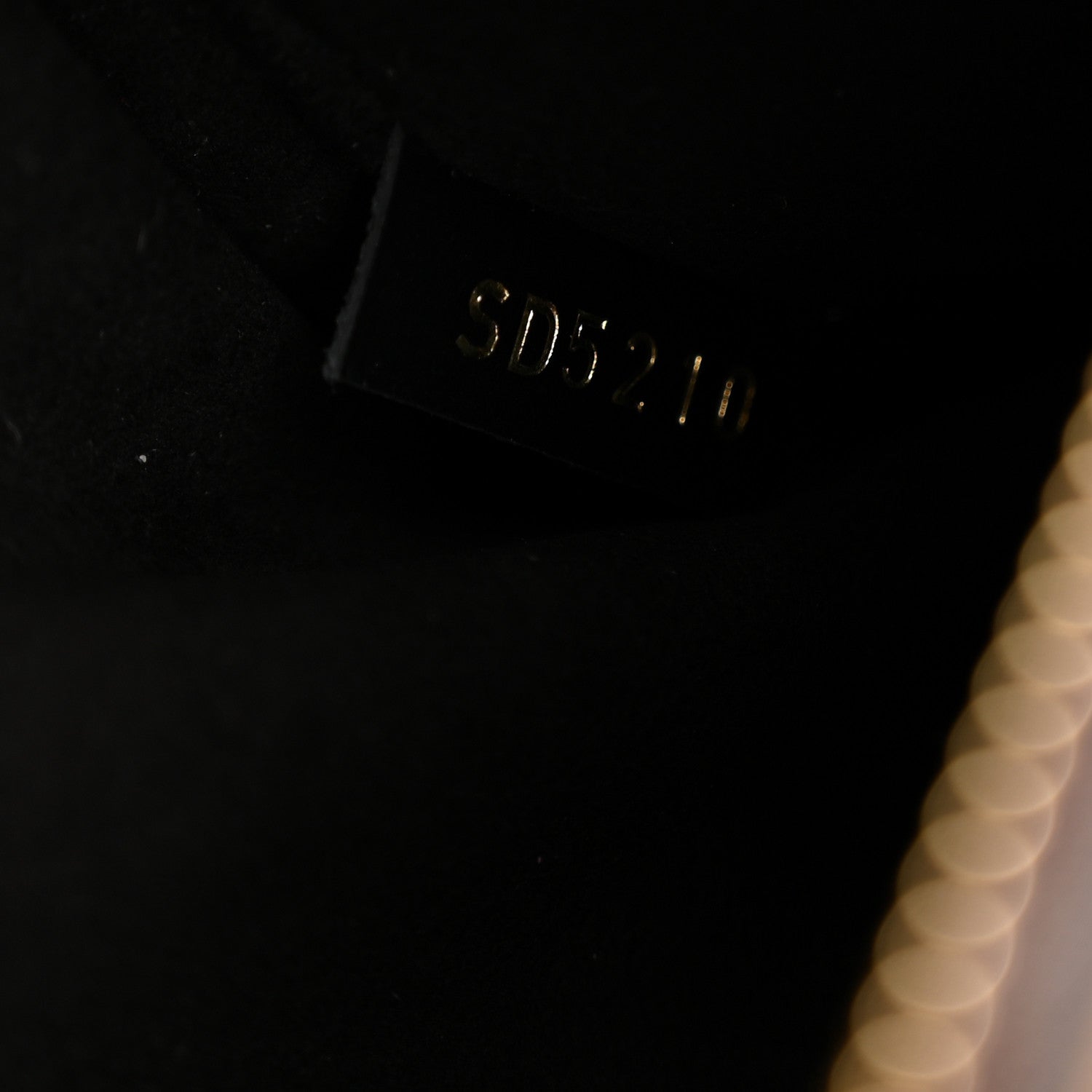 Reverse Monogram Pochette Metis