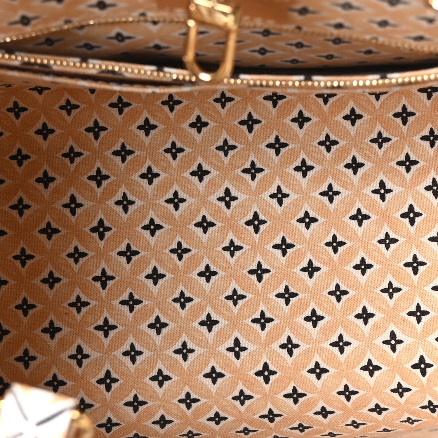 Monogram Giant By The Pool 2.0 Onthego MM Beige