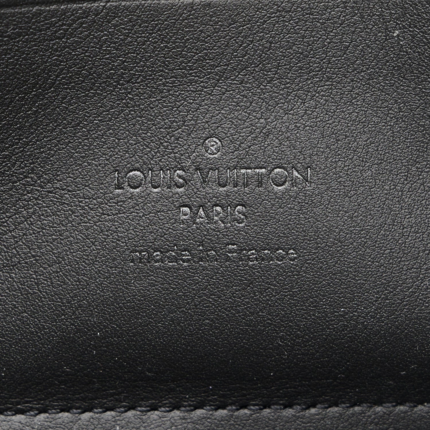 Calfskin Aerogram Alpha Wearable Wallet Black