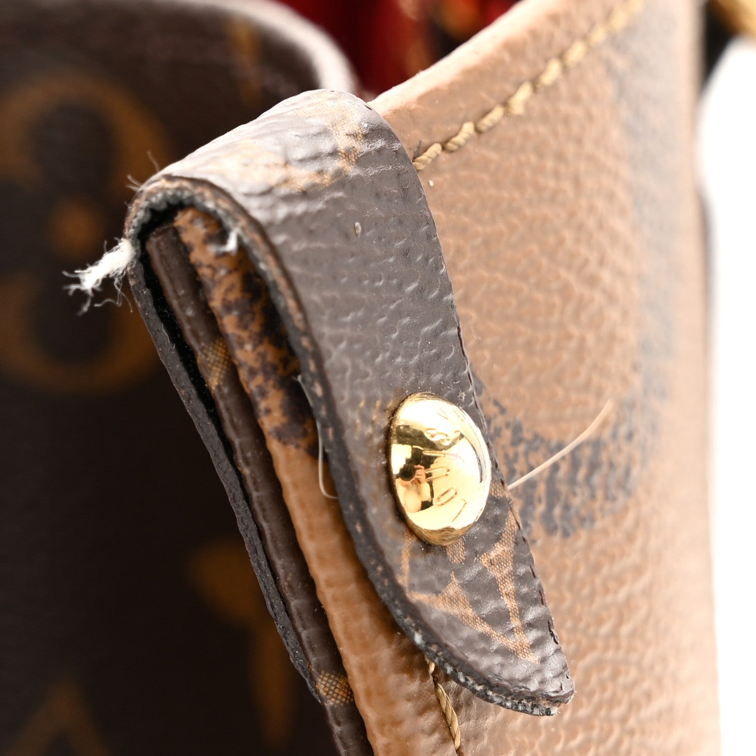 Reverse Monogram Giant Onthego MM