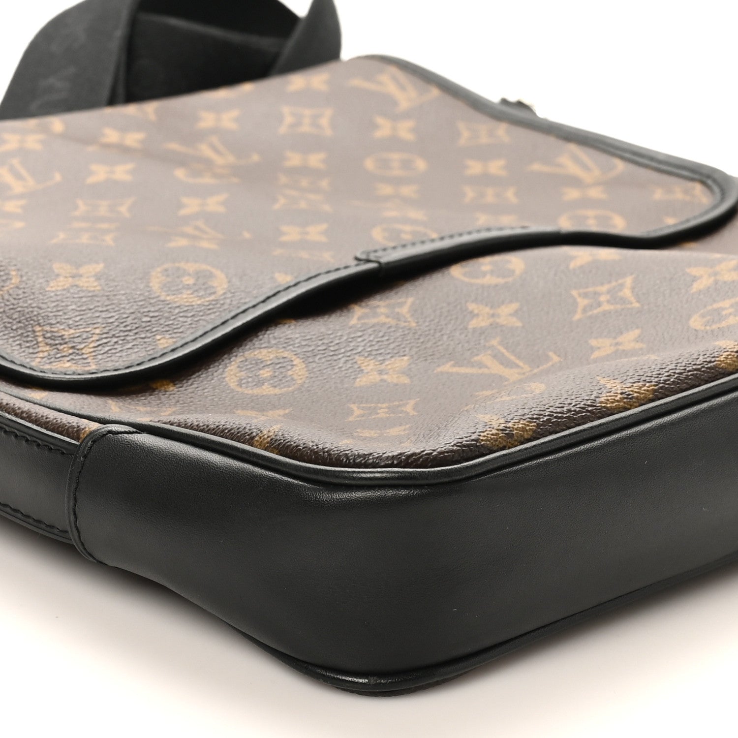 Monogram Macassar Bass MM