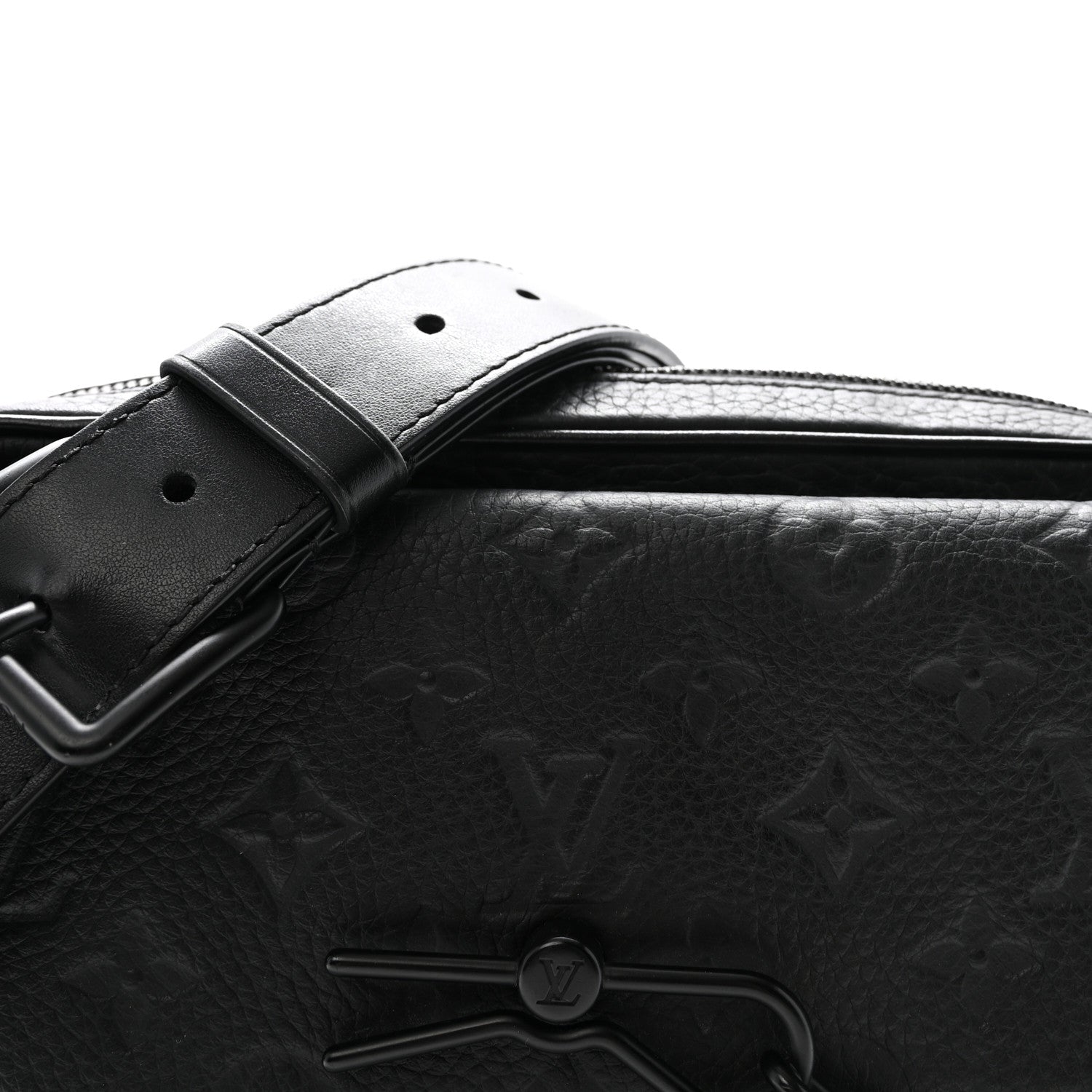 Taurillon Monogram Steamer Messenger Black