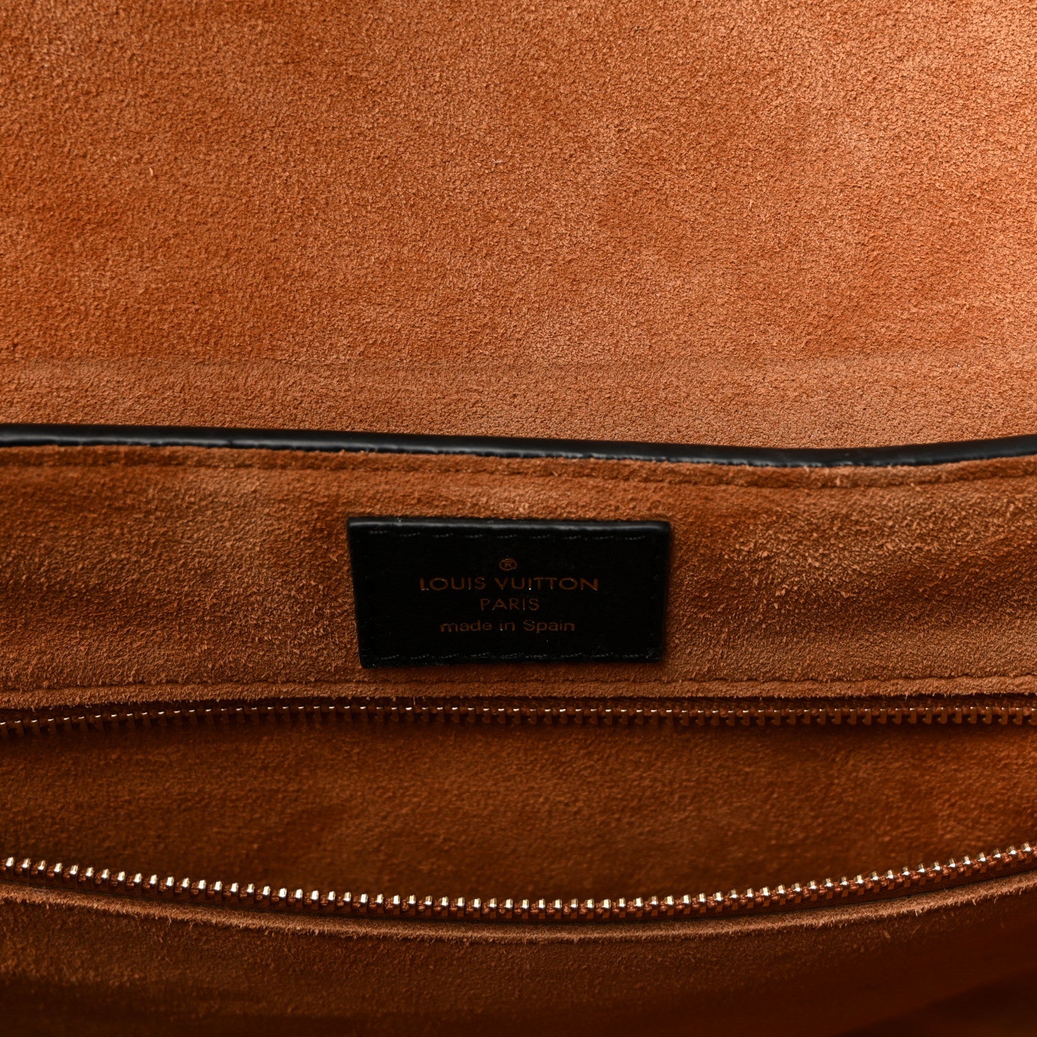 Grained Calfskin Low Key Messenger Black