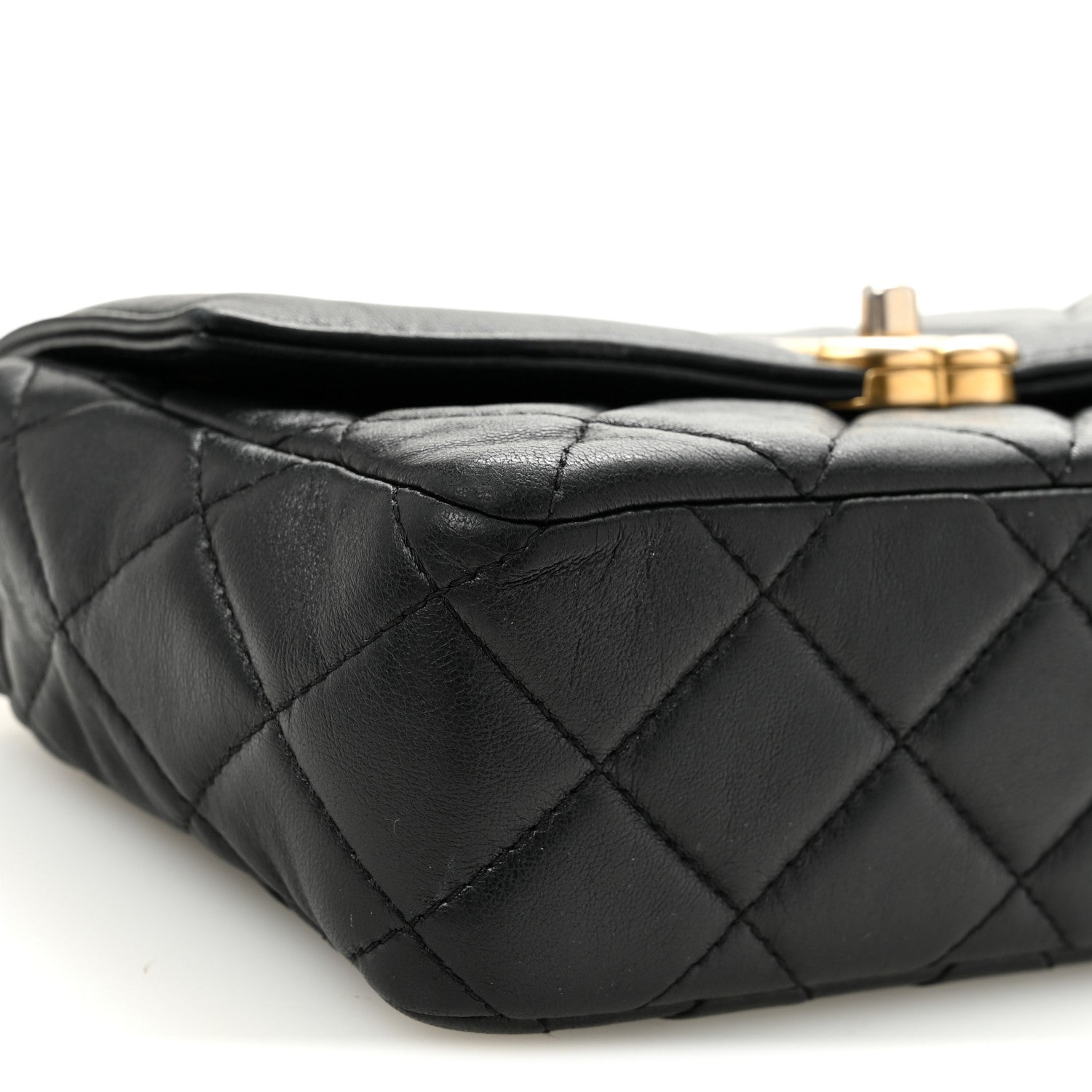 Shiny Lambskin Quilted Small Single Flap Black