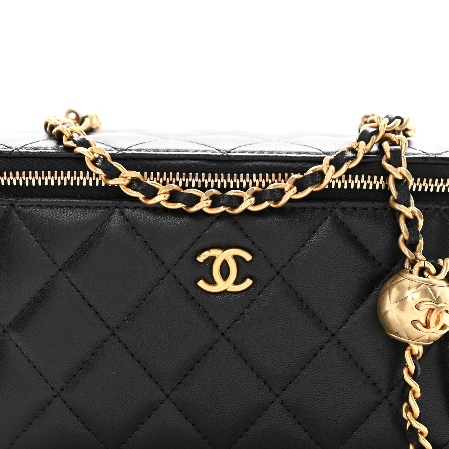Lambskin Quilted Pearl Crush Small Vanity Case With Chain Black