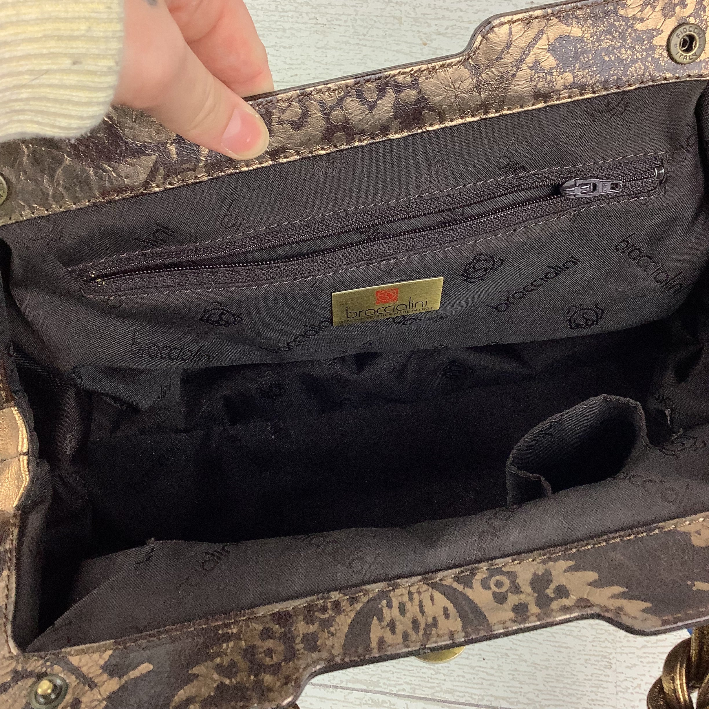 Handbag Leather By Clothes Mentor, Size: Medium