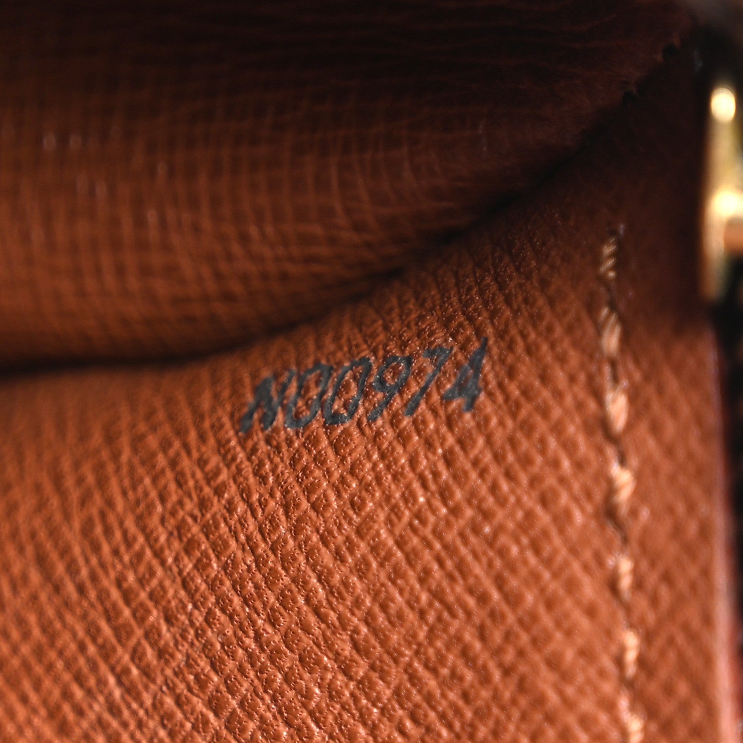 Monogram Papillon 26