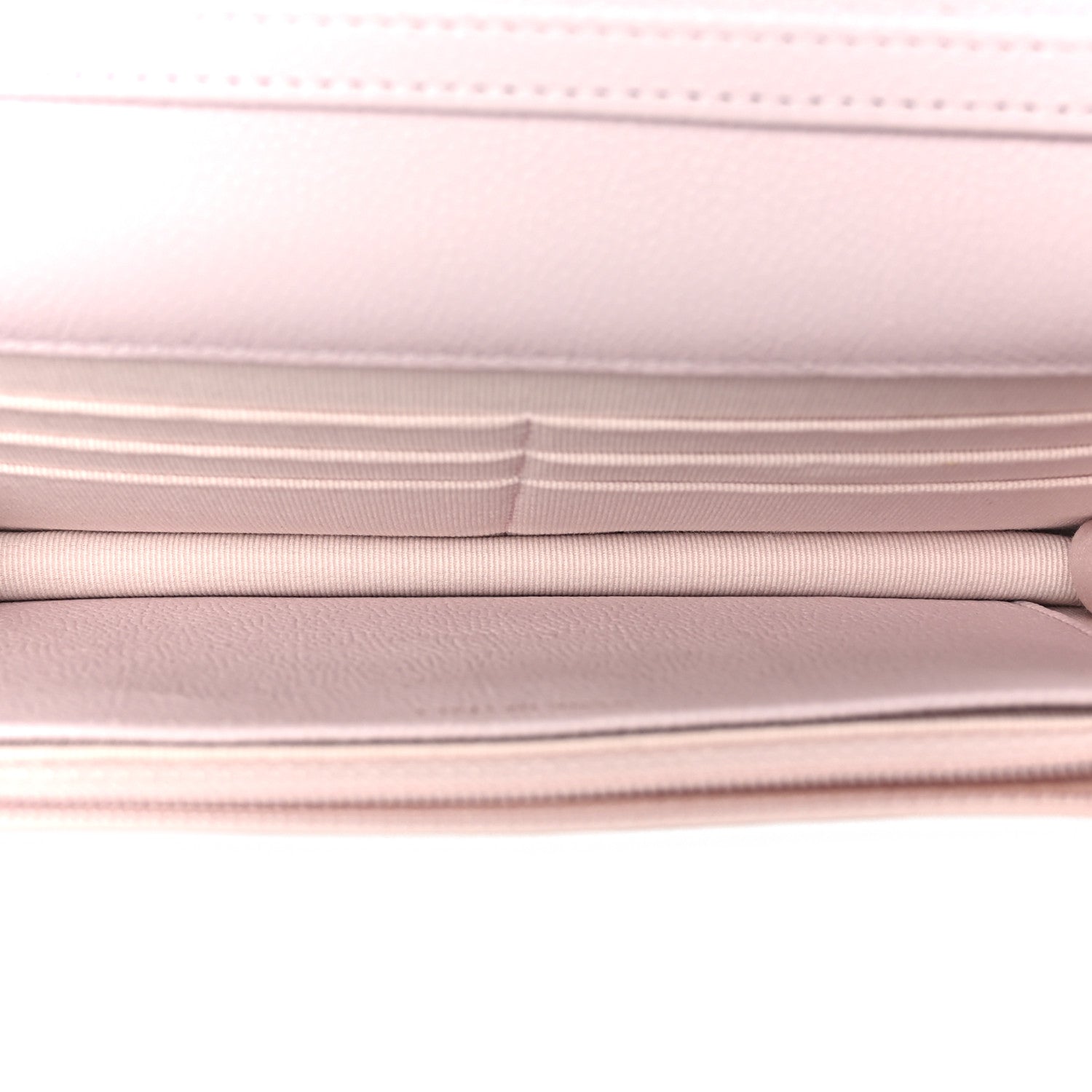 Caviar Quilted Tiny CC Wallet On Chain WOC Light Pink