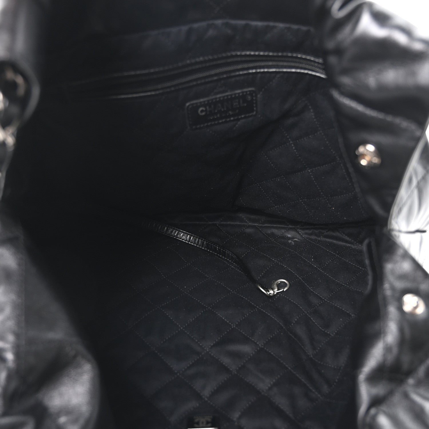 Shiny Calfskin Quilted Chanel 22 Black