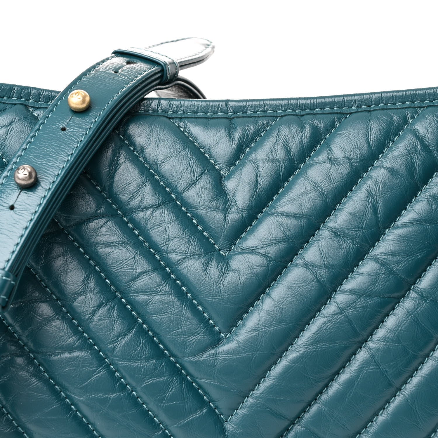 Aged Calfskin Chevron Quilted Medium Gabrielle Hobo Green