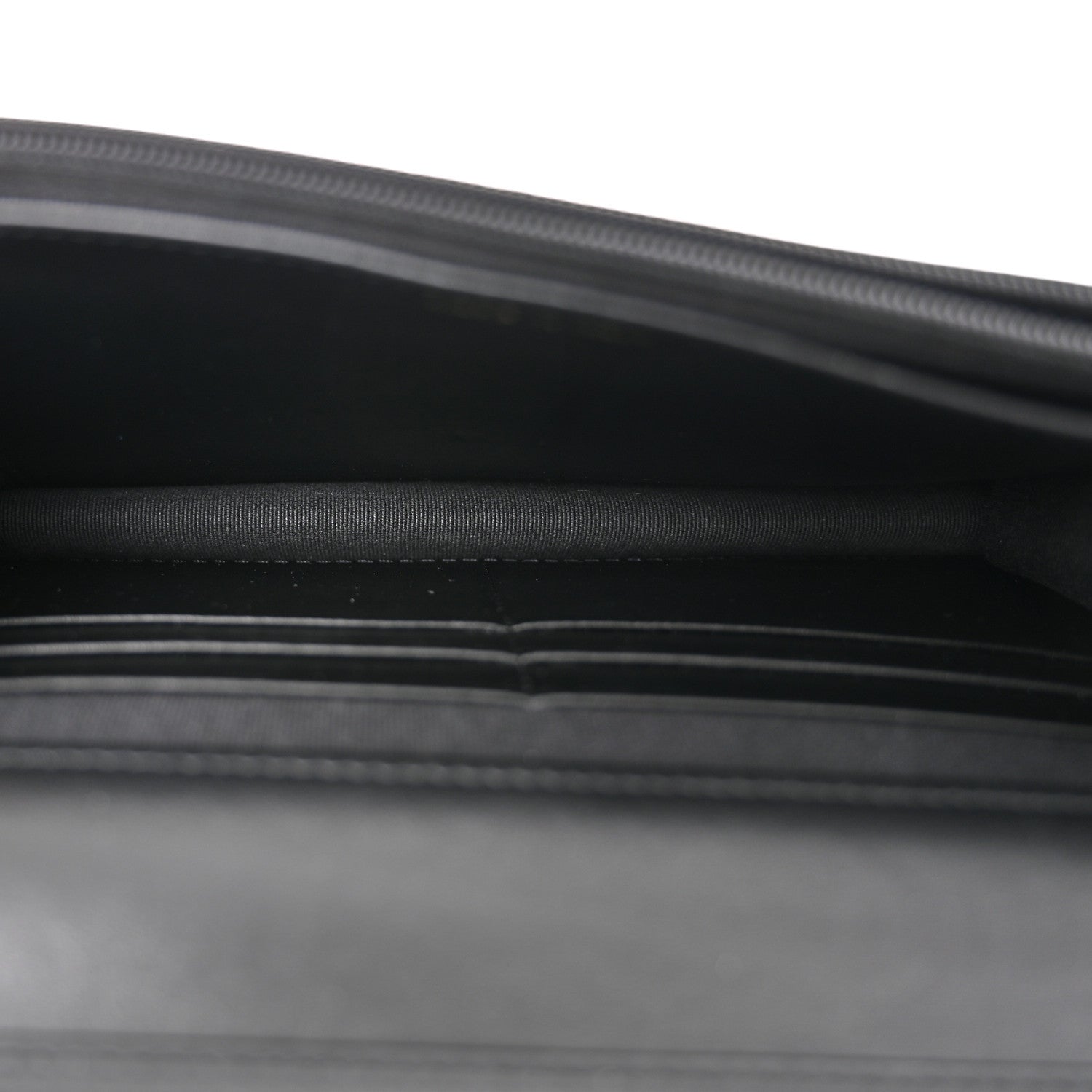 Pearly Caviar Quilted Fit For You Wallet On Chain WOC Black