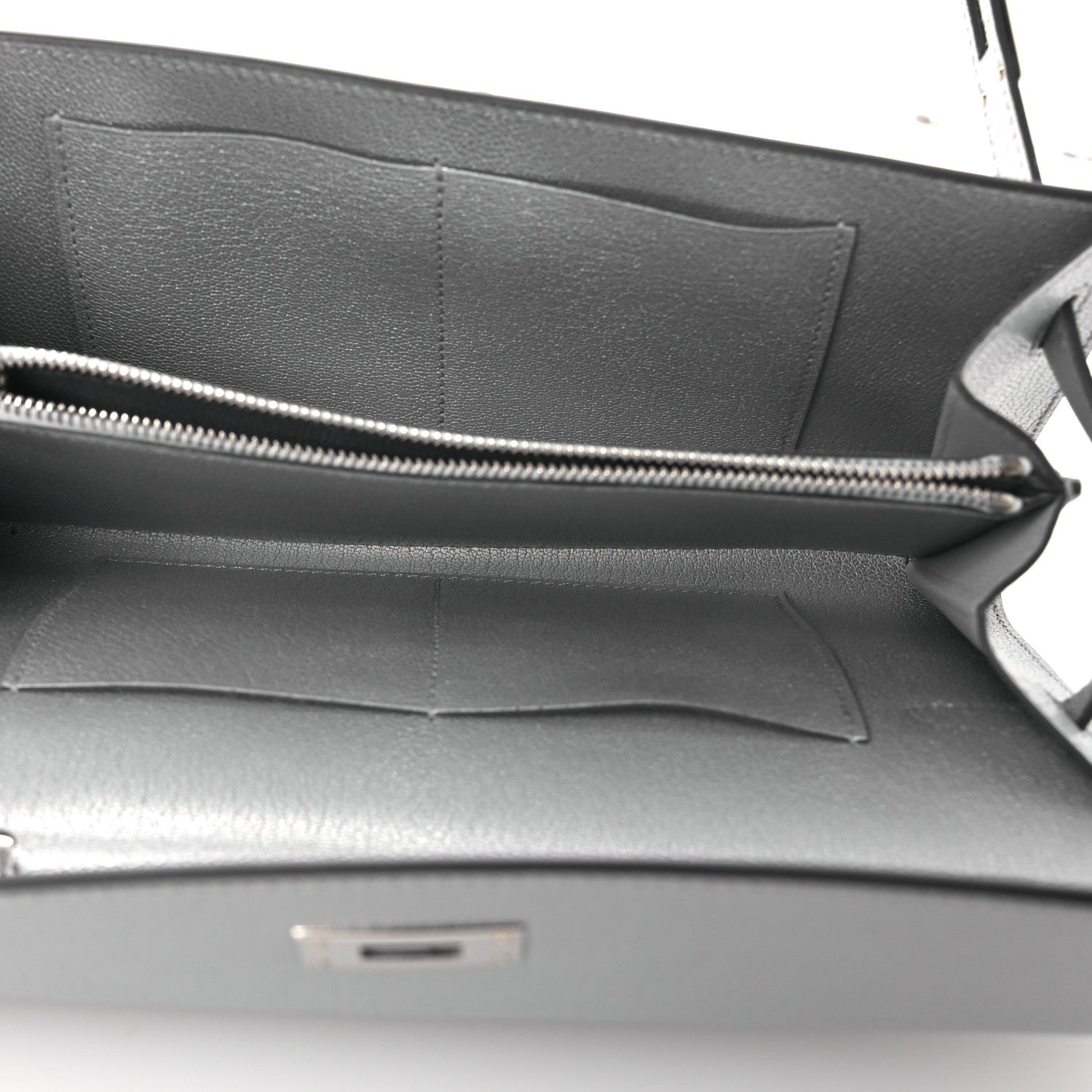 Metallic Chevre Chamkilight Kelly Wallet To Go Argent
