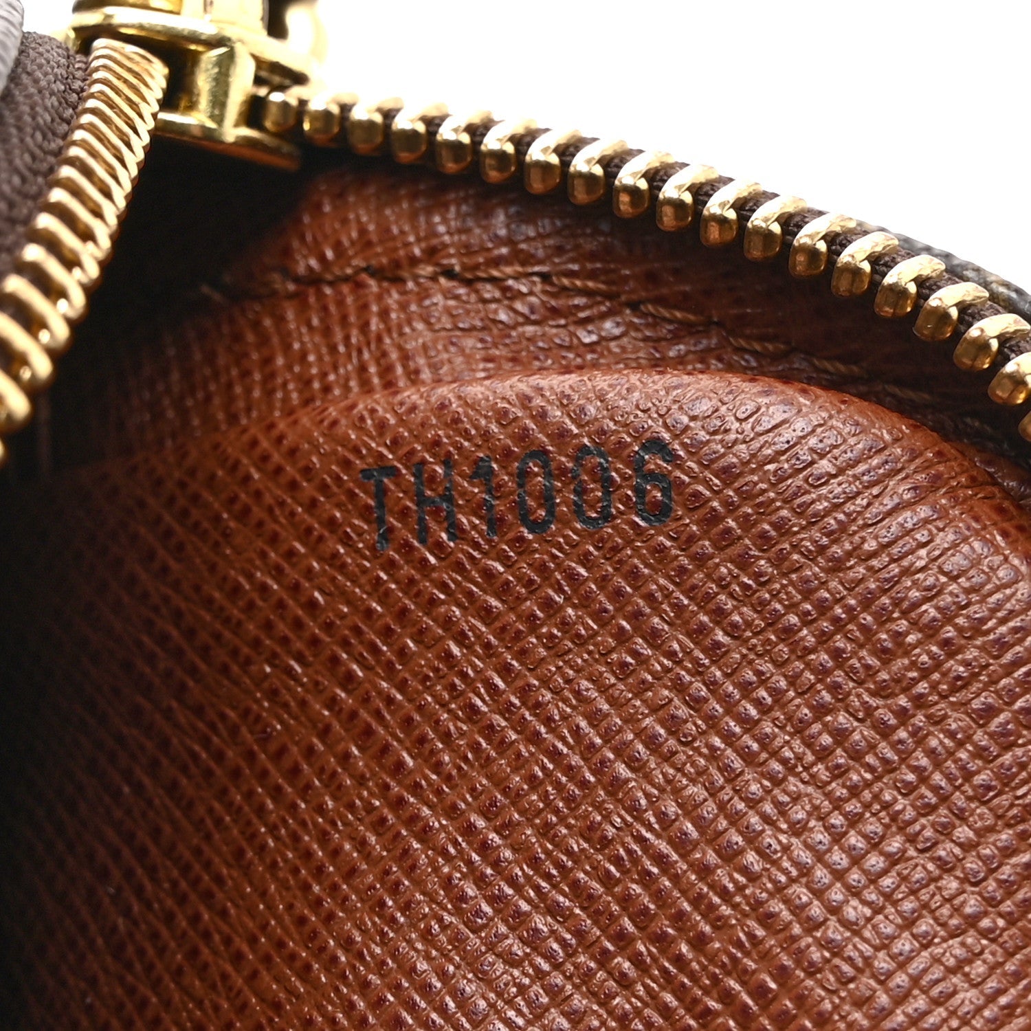 Monogram Amazone