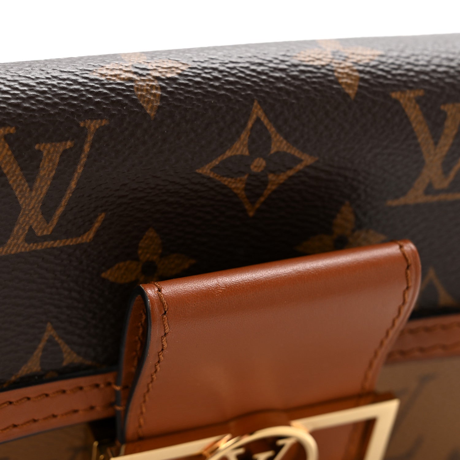 Reverse Monogram Dauphine Chain Wallet