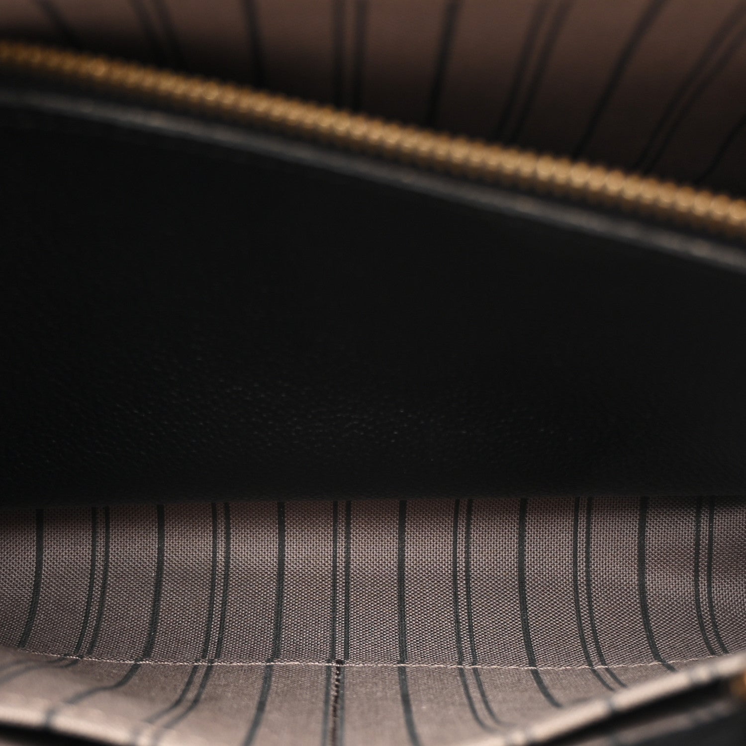 Empreinte Montaigne BB Black