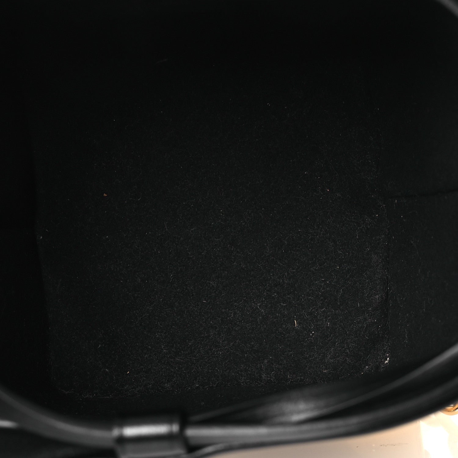 Reverse Monogram Noé Purse