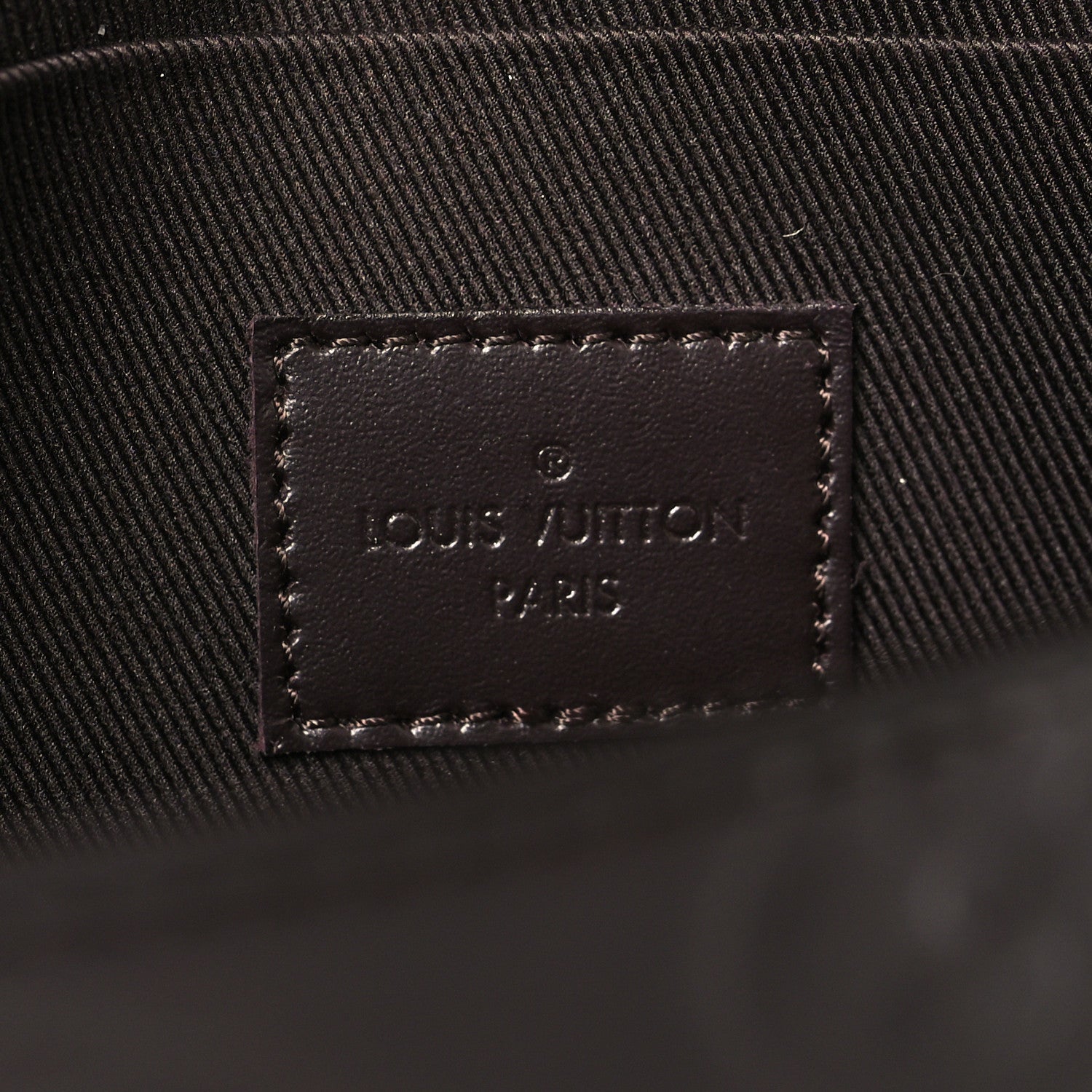 Vernis Pochette Felicie Chain Wallet Amarante