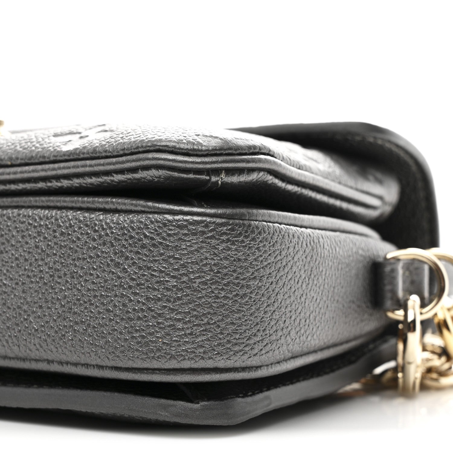 Shimmery Empreinte LV Ski Pochette Metis East West Gun Metal