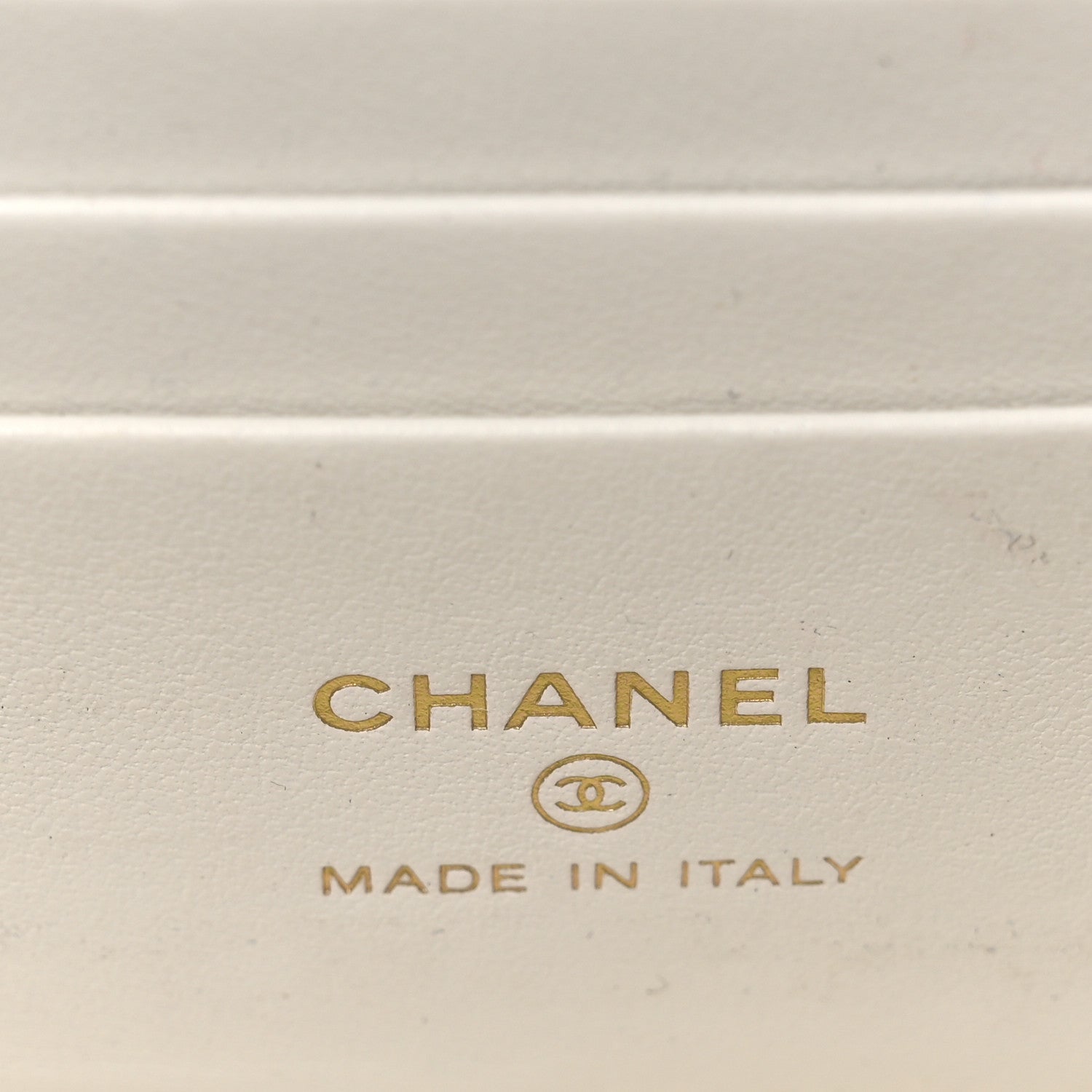 Caviar Quilted Small Vanity Case With Chain White