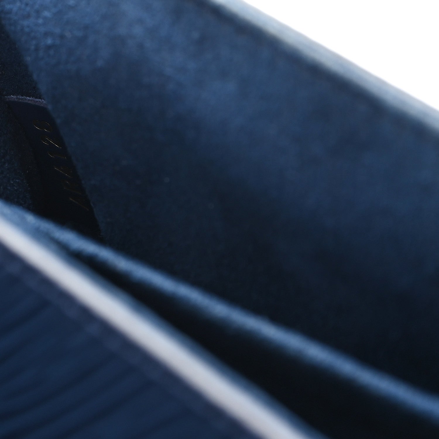 Epi Twist Shoulder Bag MM Indigo