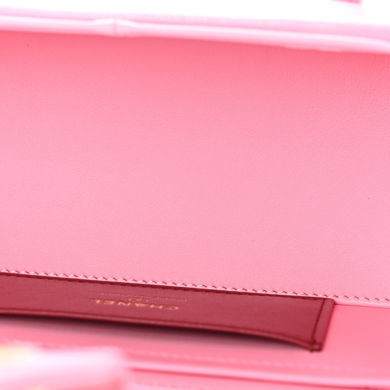 Shiny Caviar Preppy Coco Long Vanity With Strap Rose