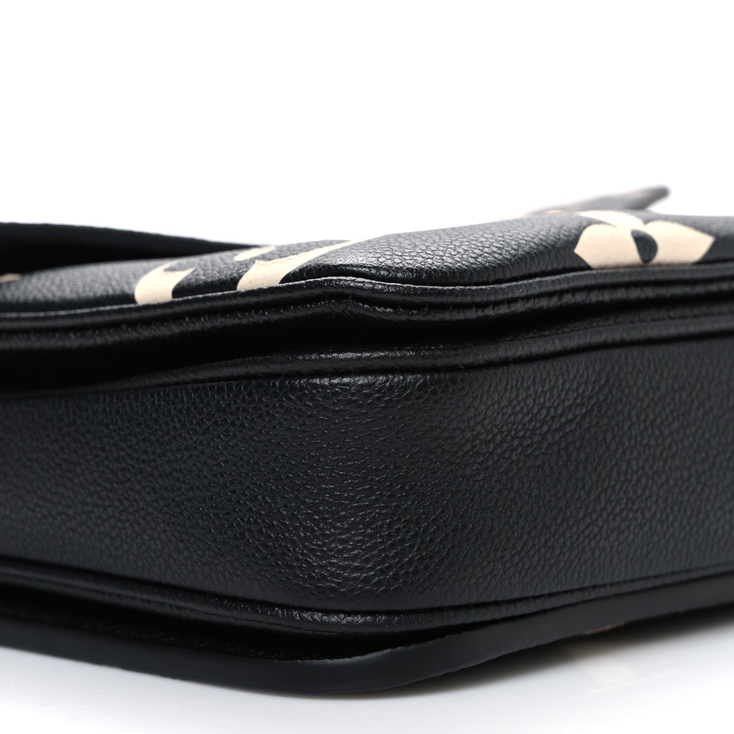 Empreinte Monogram Giant Pochette Metis Black Beige