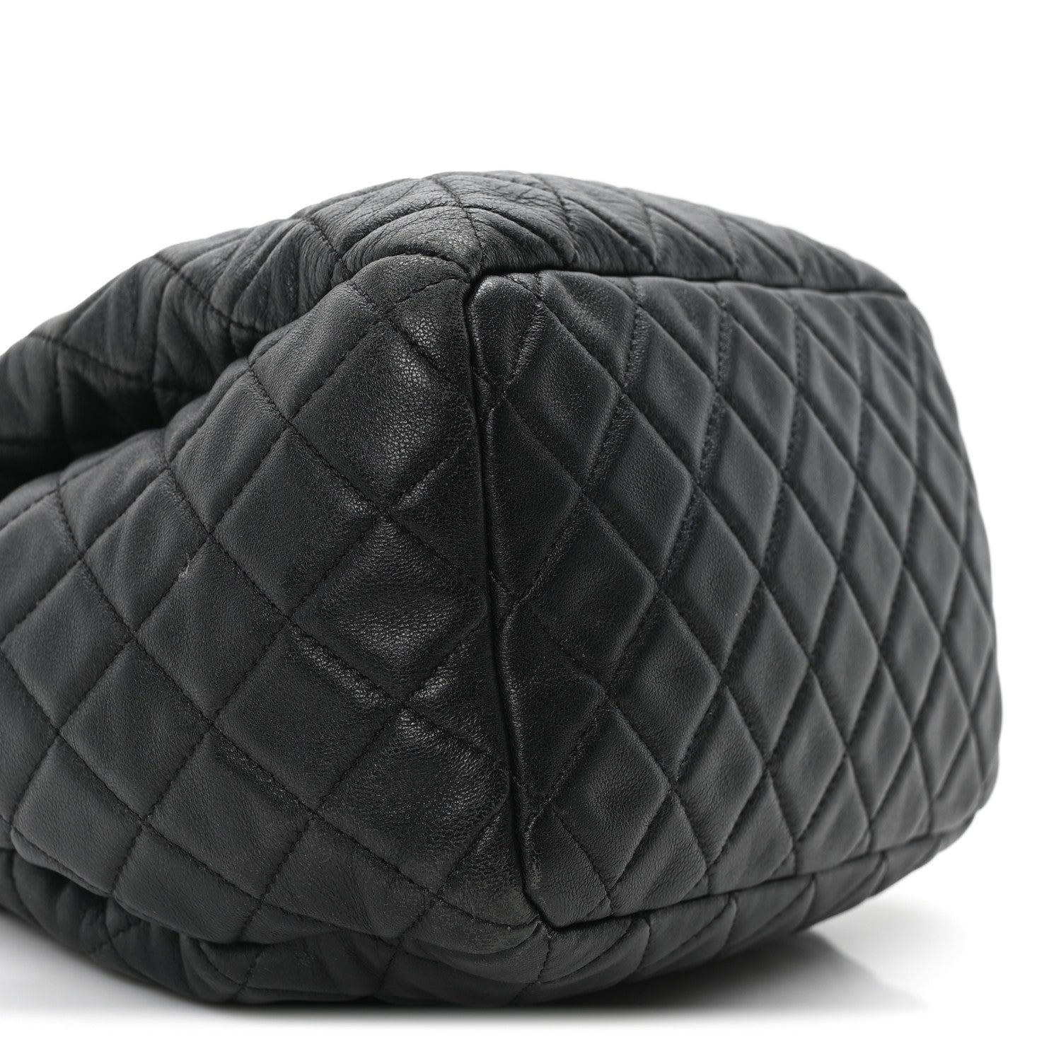 Caviar Flat Quilted CC Chain Bucket Drawstring Bag Black