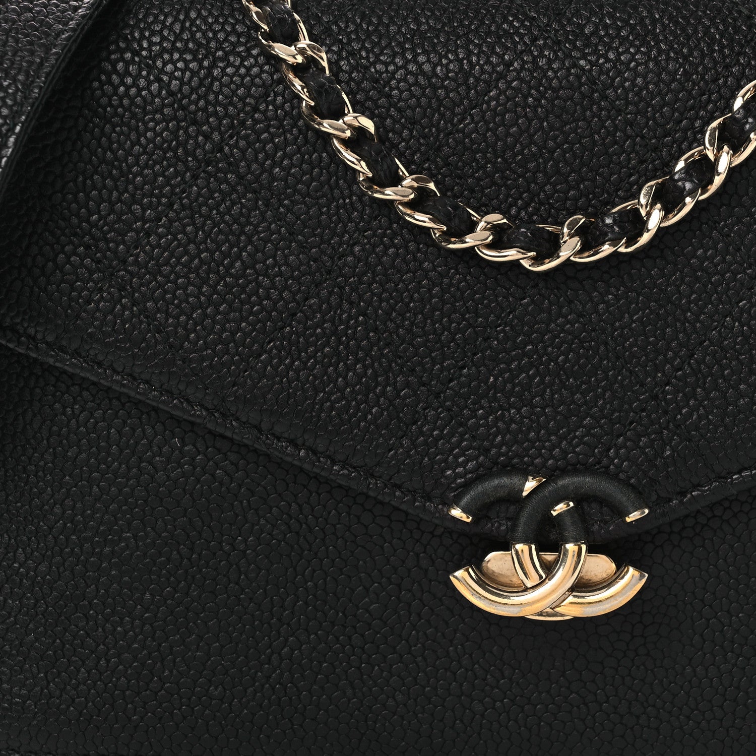 Grained Calfskin Quilted Cuba Wallet On Chain WOC Black