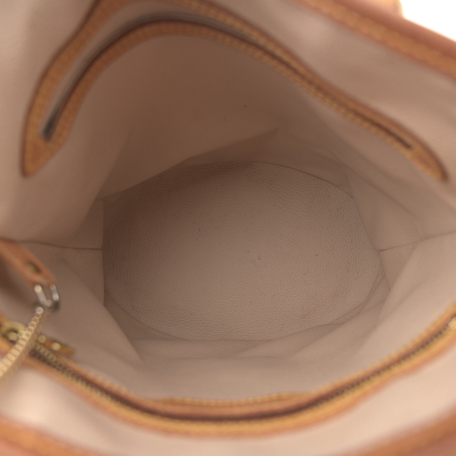 Monogram Petit Bucket 23