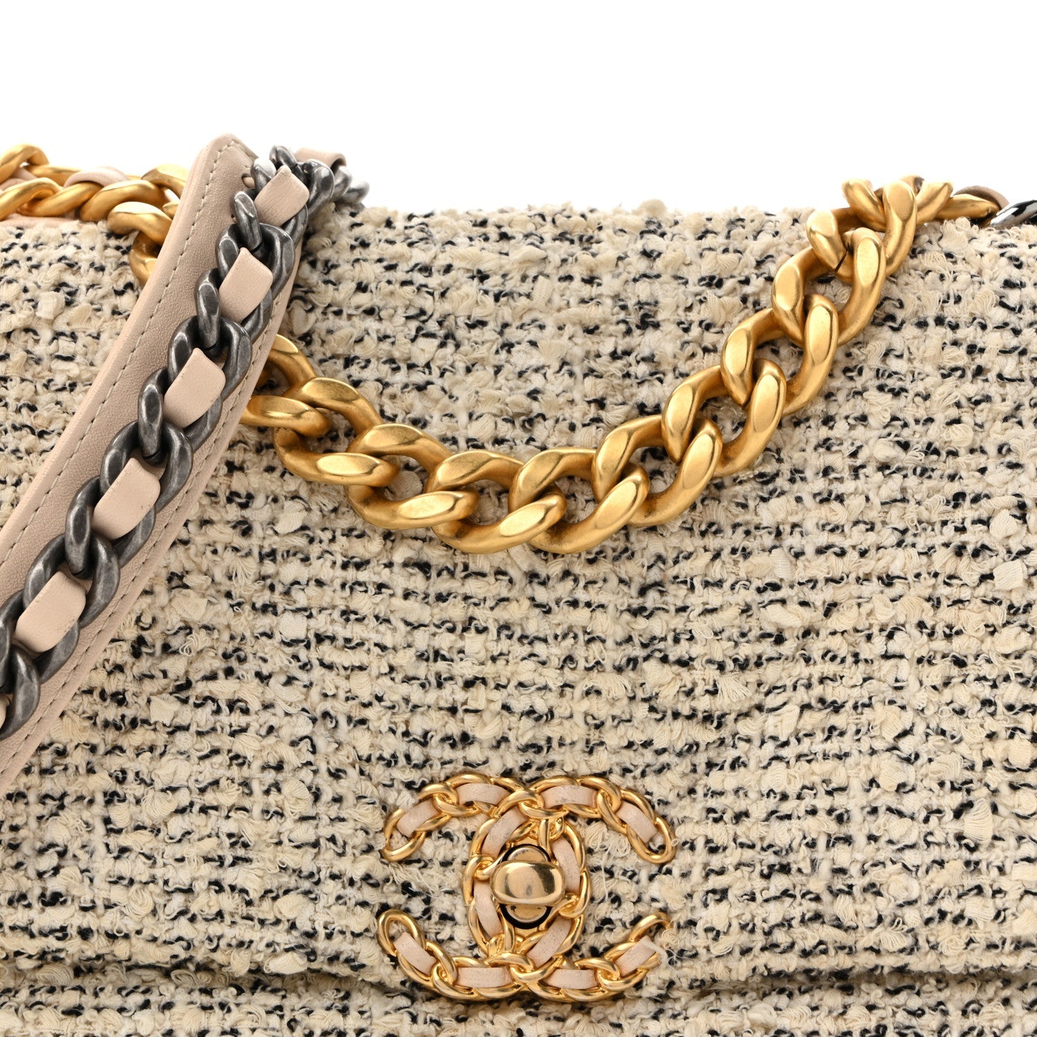 Tweed Quilted Medium Chanel 19 Flap Ecru Black