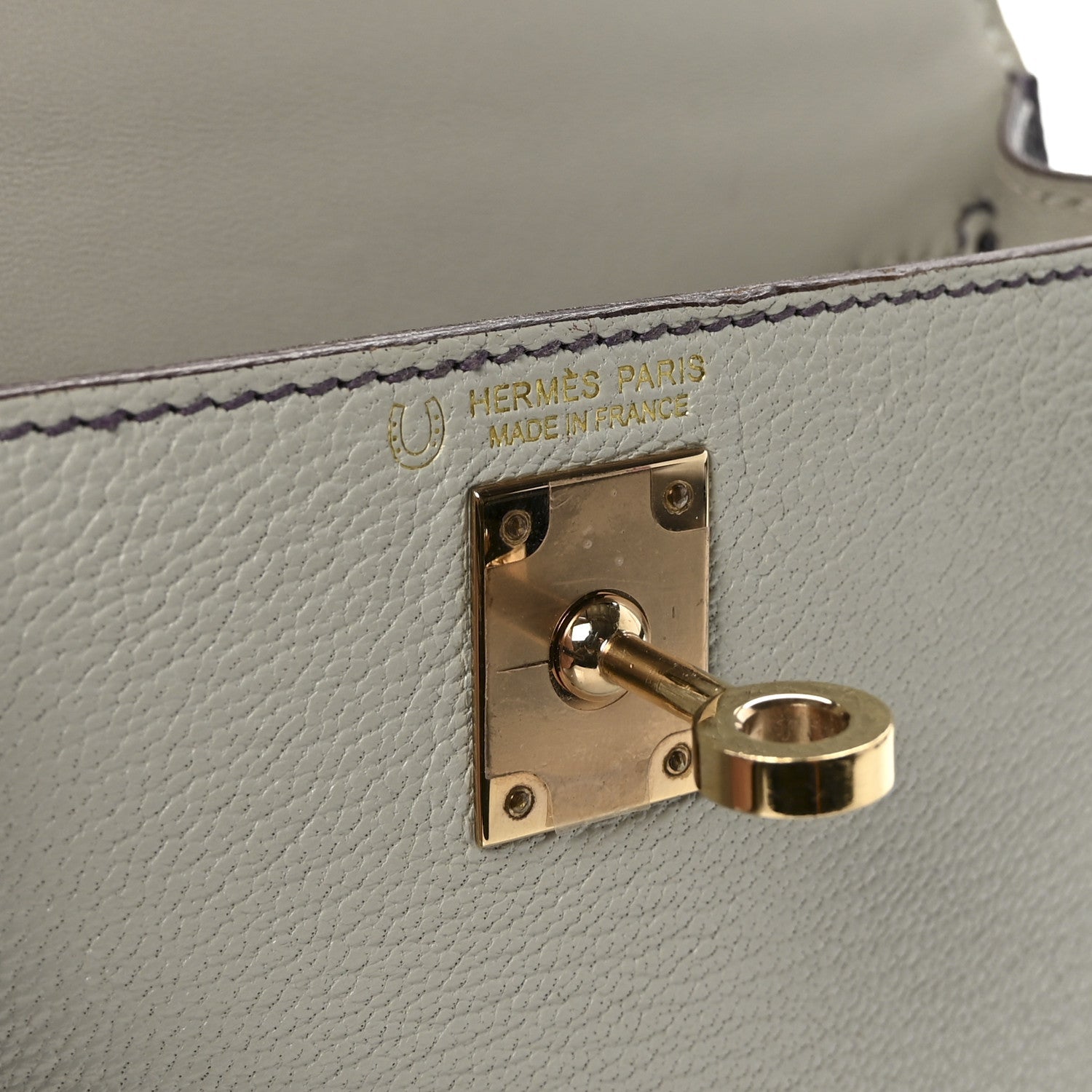 Chevre Mysore Horseshoe Mini Kelly Sellier 20 Gris Perle Raisin