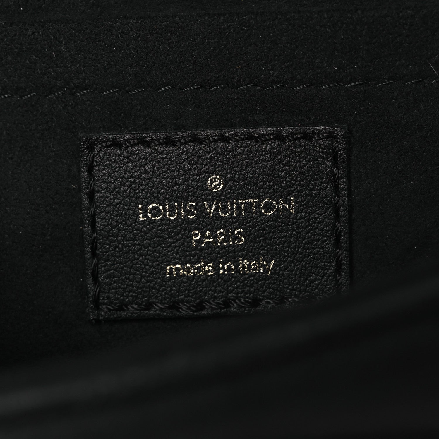 Calfskin New Wave Chain PM Black