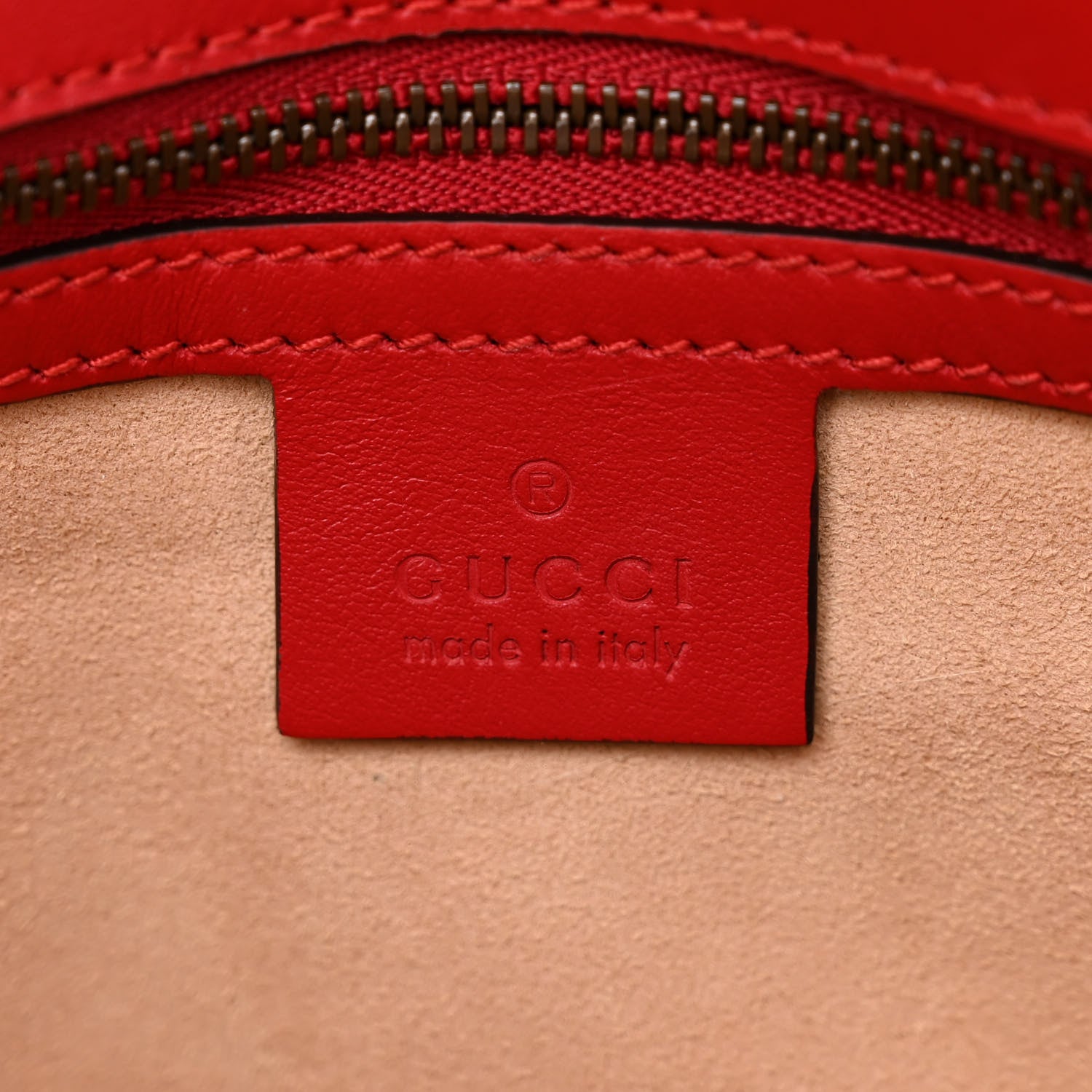 Calfskin Matelasse Small GG Marmont Shoulder Bag Hibiscus Red