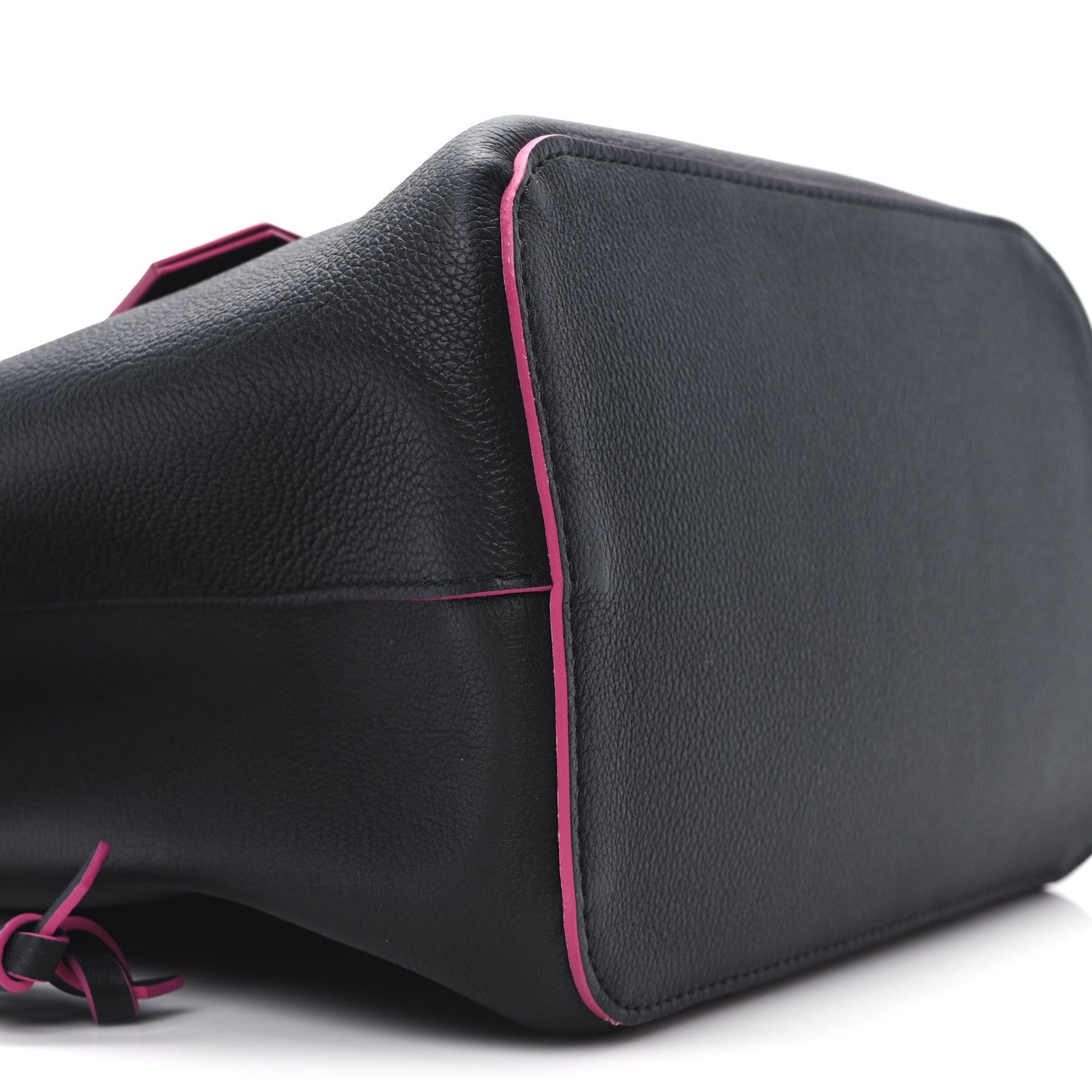 Calfskin Lockme Bucket Black