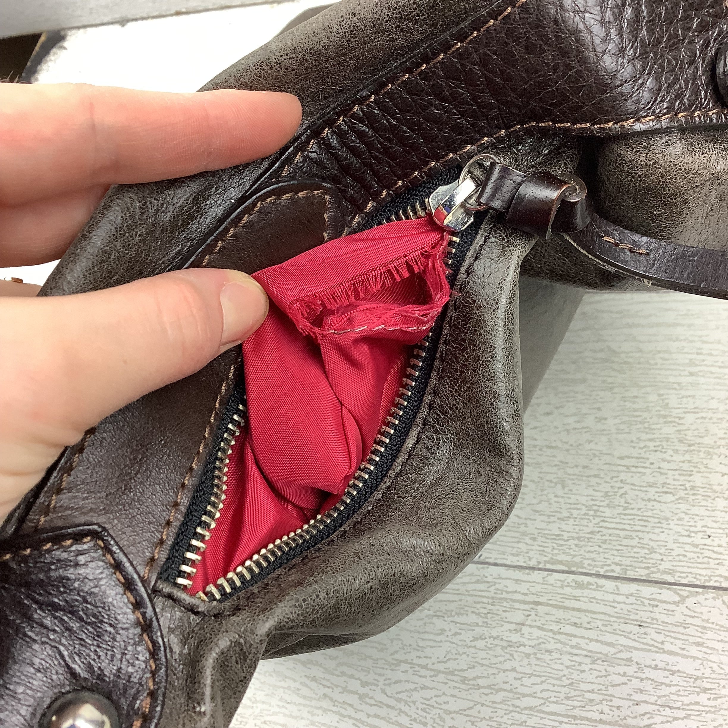 Handbag Leather By Clothes Mentor, Size: Medium