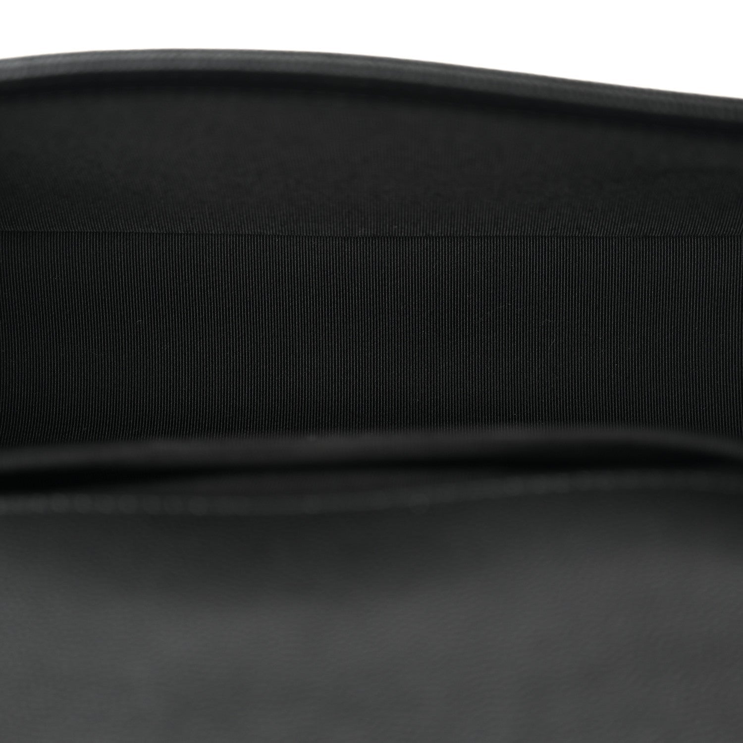 Caviar Quilted Medium Boy Flap Black