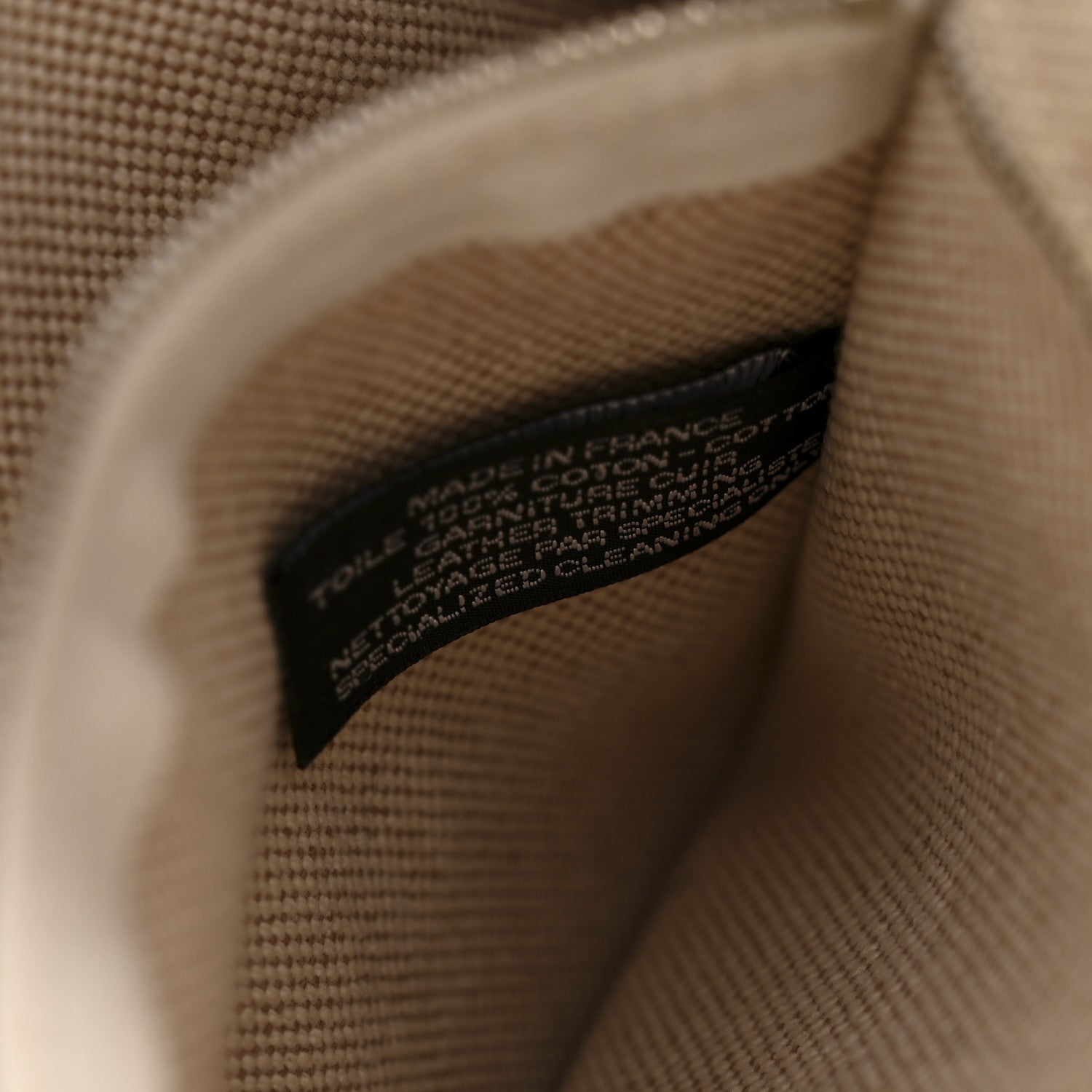 Toile Taurillon Clemence Sac Harnais Tote PM Beige Gold