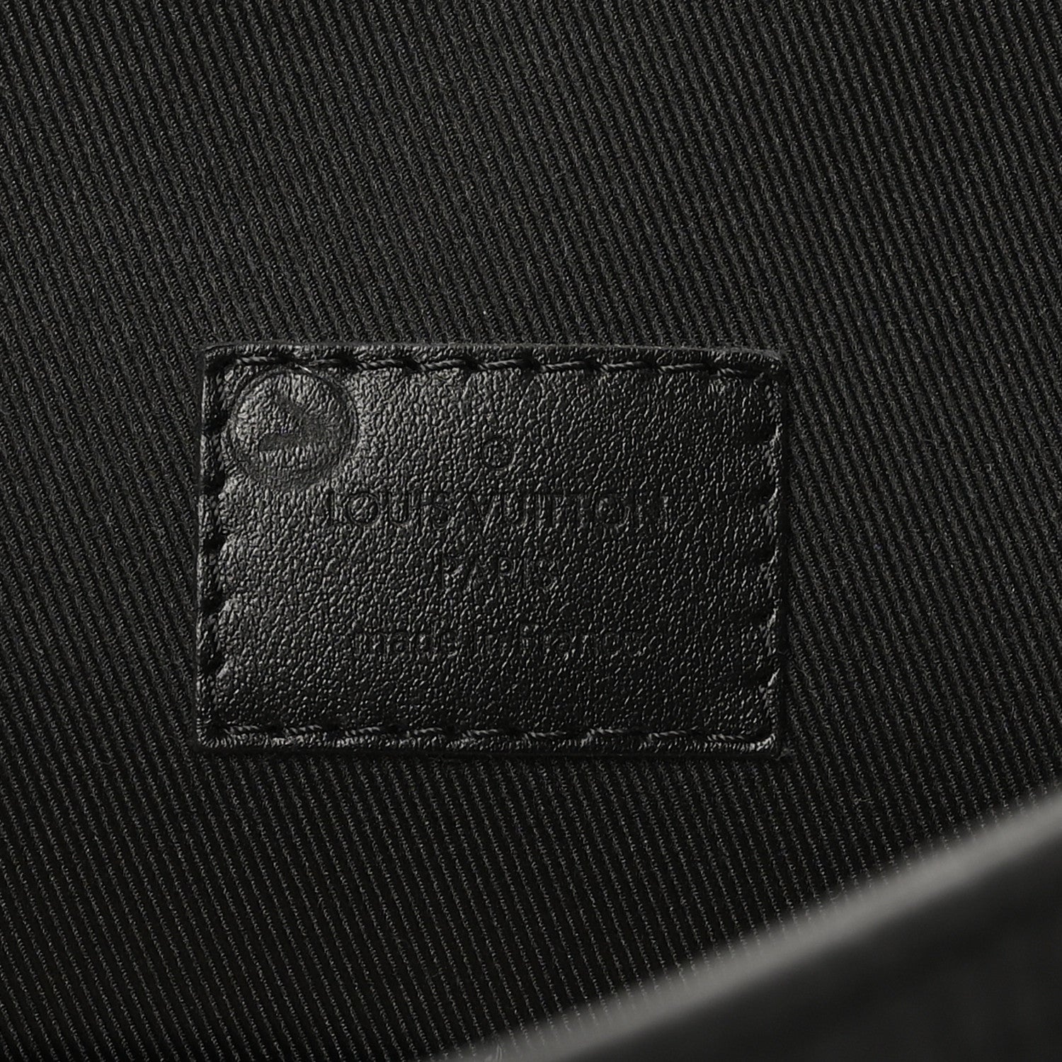 Taurillon Christopher Messenger Black