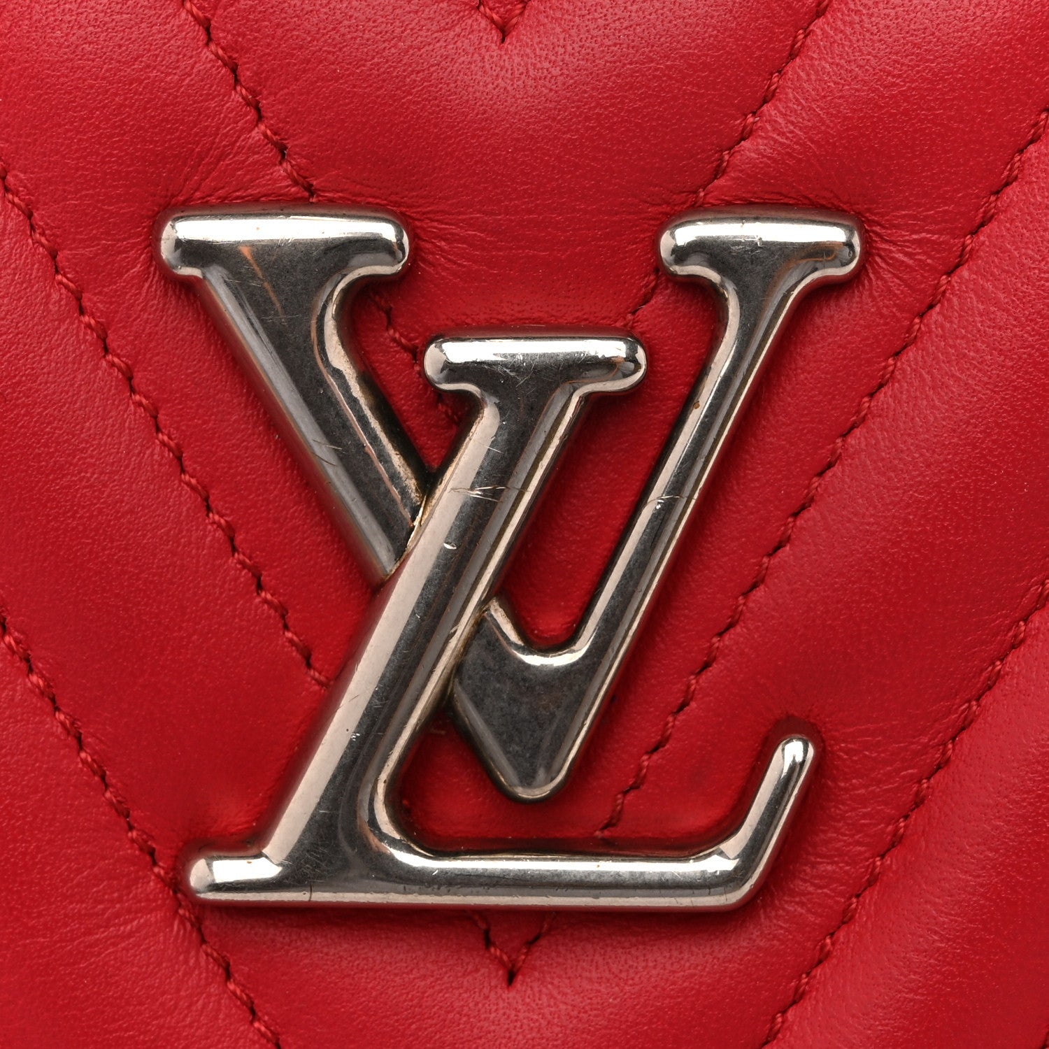 Calfskin New Wave Zipped Pochette Ecarlate