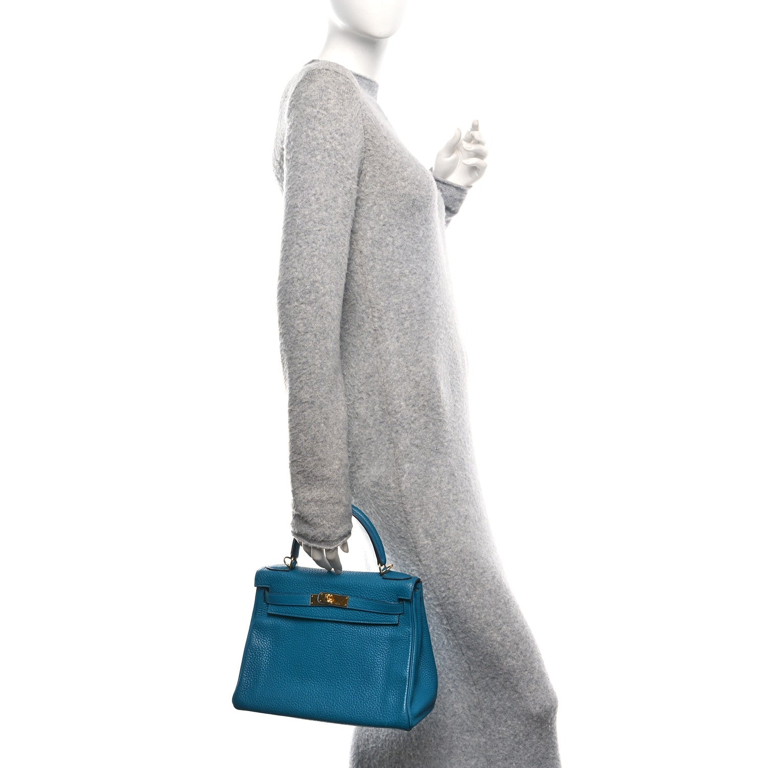 Taurillon Clemence Kelly Retourne 28 Bleu Izmir