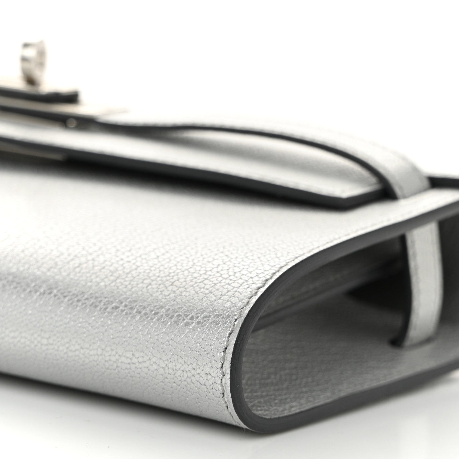 Metallic Chevre Chamkilight Kelly Wallet To Go Argent